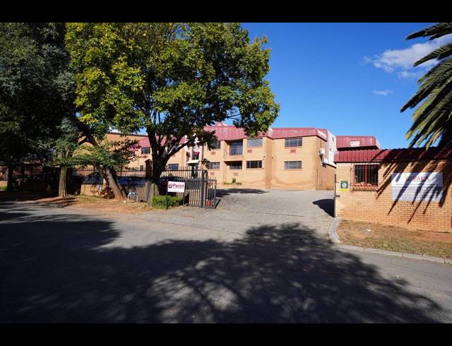2,148M² WAREHOUSE TO LET IN LASER PARK